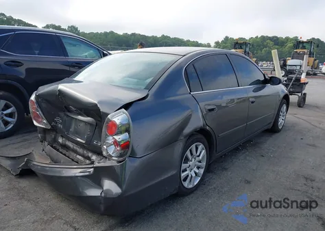 2005 Nissan Altima 2.5 S from USA, damaged, VIN 1N4AL11D55C355888